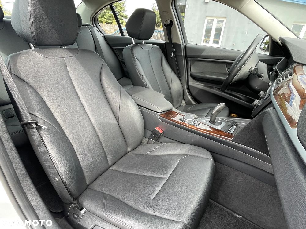 BMW Seria 3 328i xDrive Sport-Aut - 6