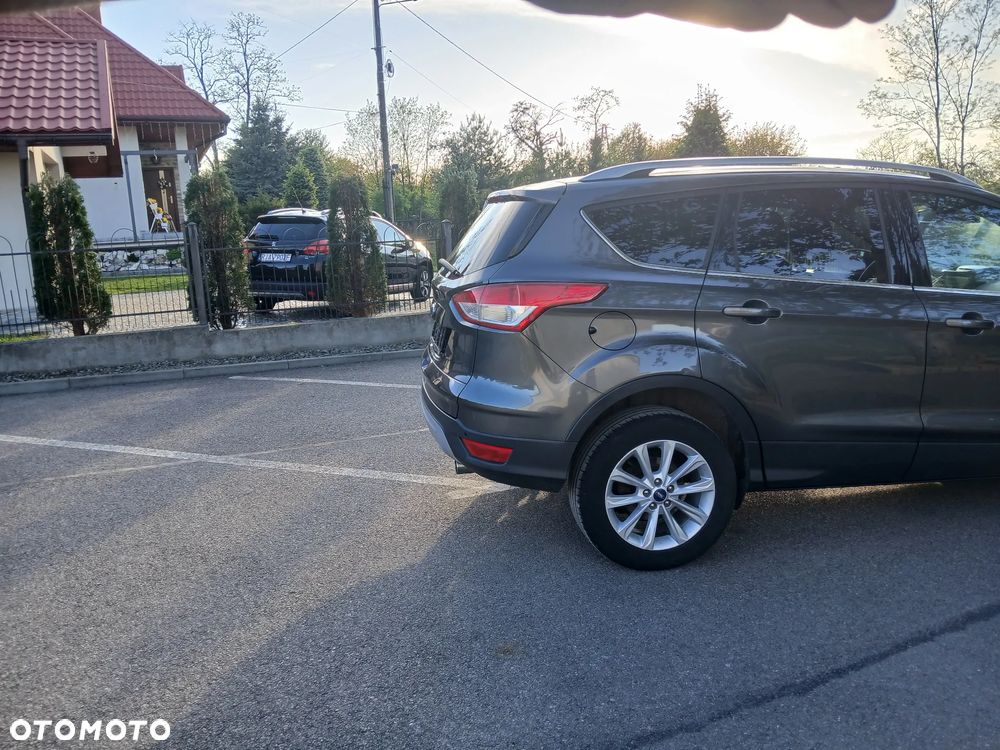 Ford Kuga 2.0 TDCi 2x4 Titanium - 6