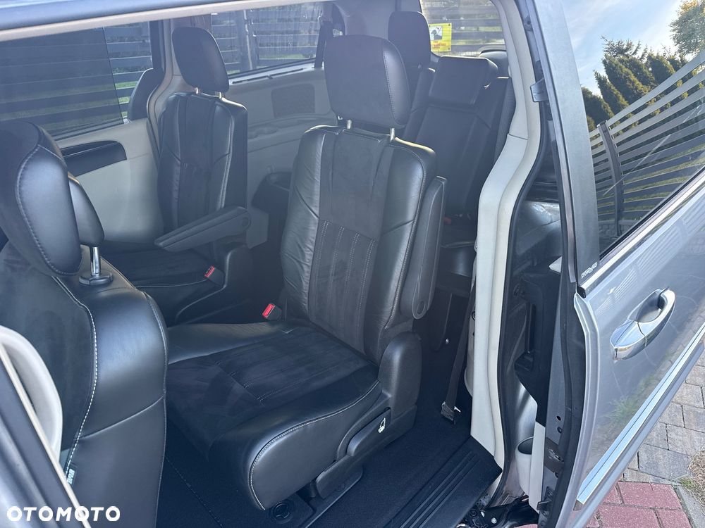 Lancia Voyager 3.6 V6 VVT 24v Gold - 17