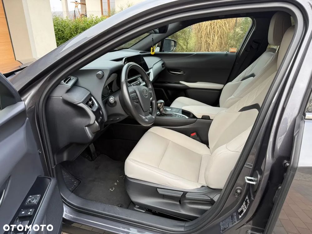 Lexus UX 250h GPF F Sport Design 2WD - 15