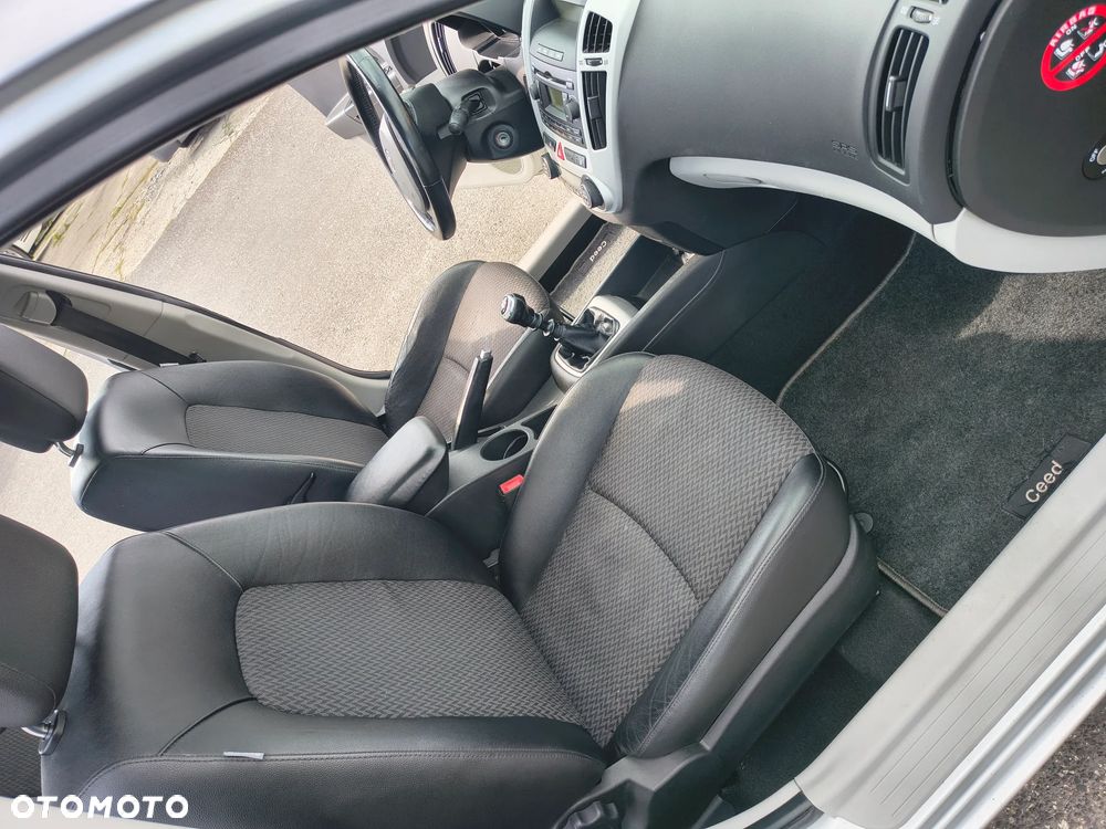 Kia Ceed 1.6 Comfort + - 9