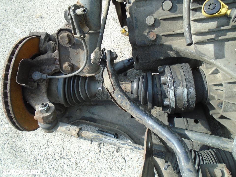 Planetar stanga Mercedes Vito 2.2 CDI din 2000 - 1