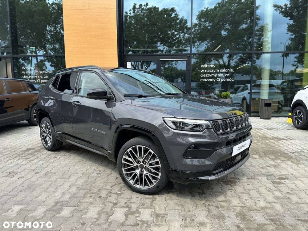 Jeep Compass - 4