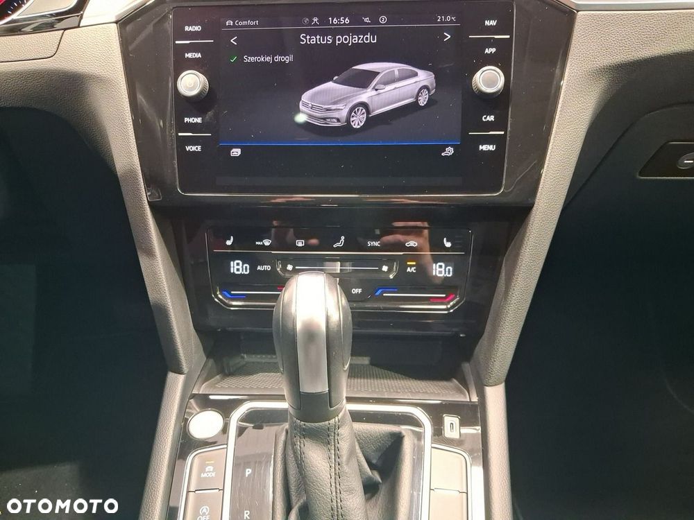 Volkswagen Passat 2.0 TDI Elegance DSG - 22