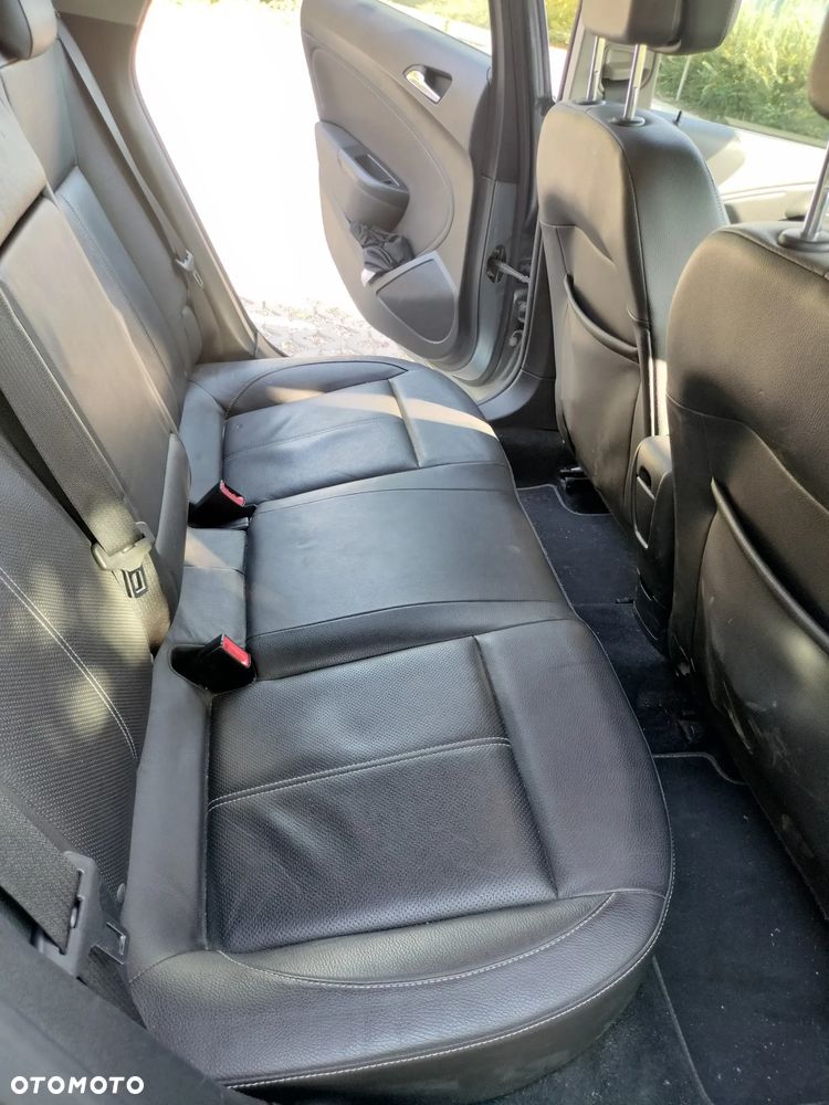 Opel Astra 2012 photo 4