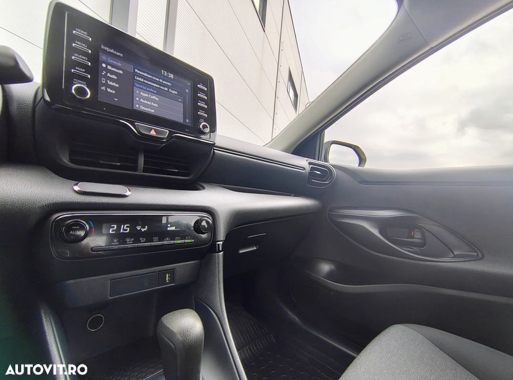 Toyota Yaris 1.5 VVT-i HSD Eco - 11