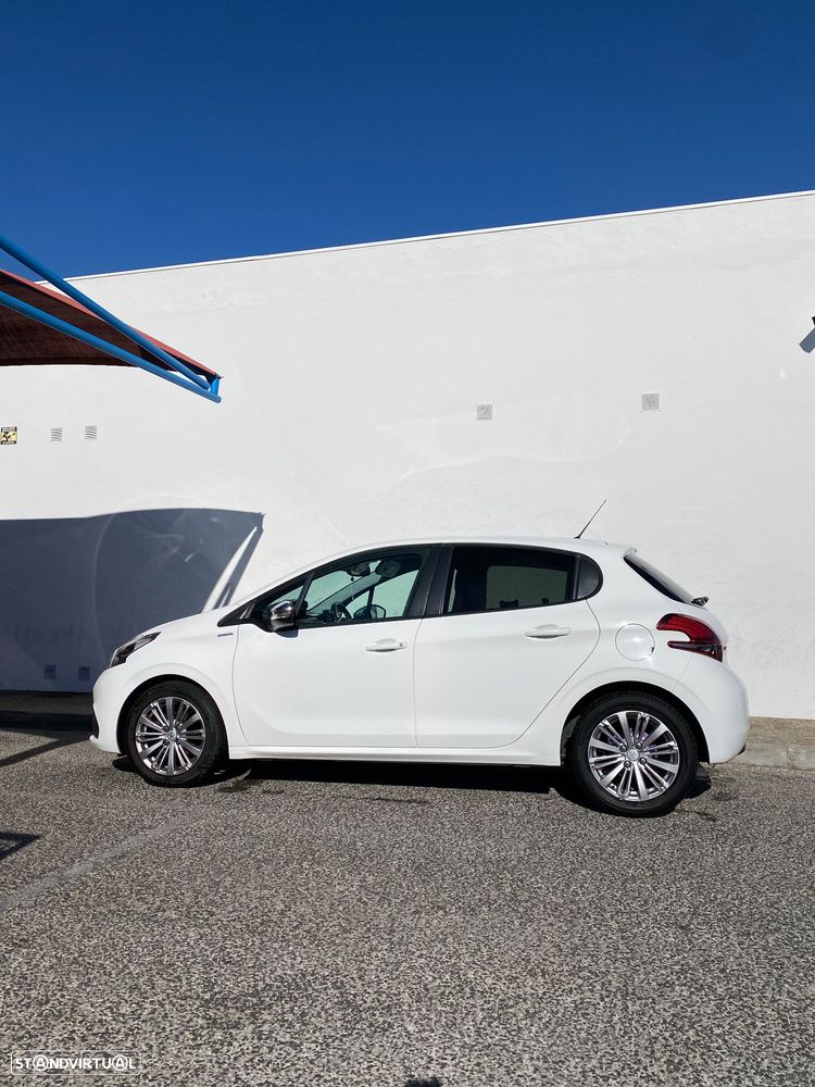 Peugeot 208 1.6 BlueHDi Style - 4