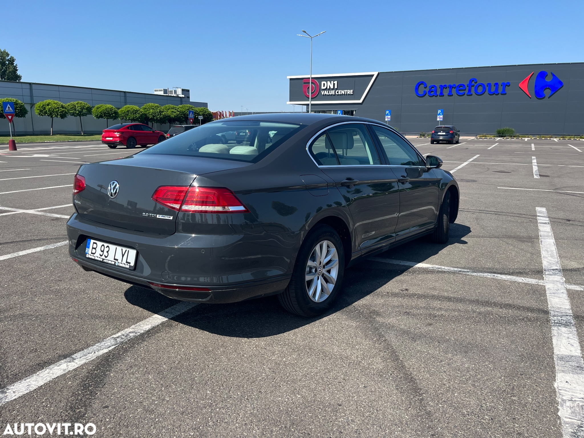 Volkswagen Passat 2.0 TDI Highline - 8