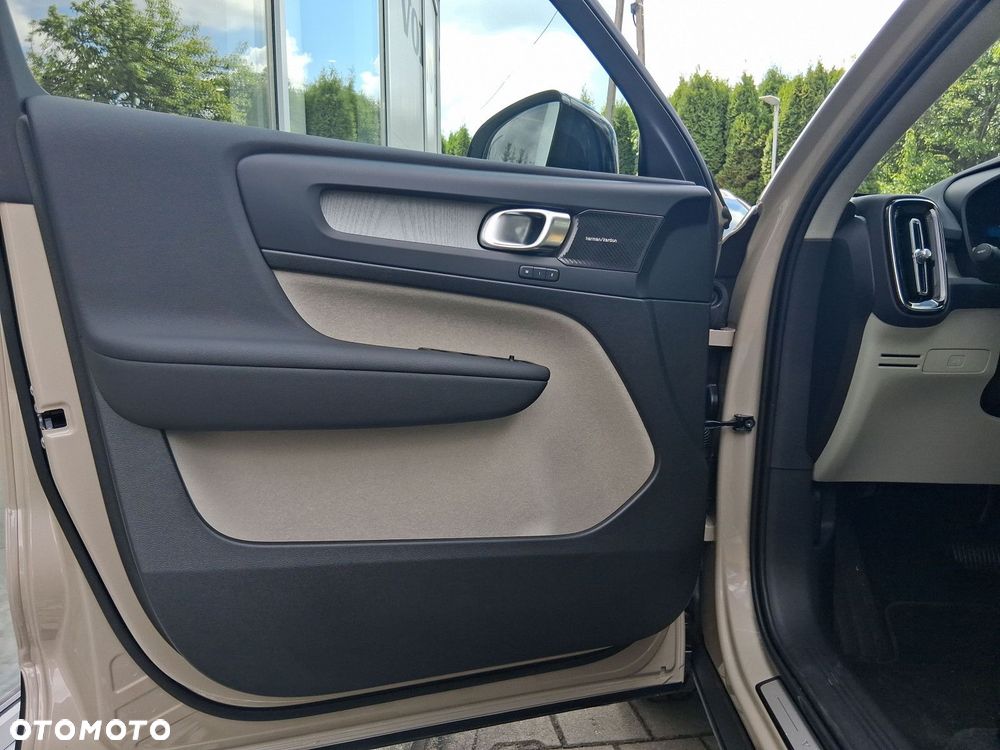 Volvo XC 40 - 18