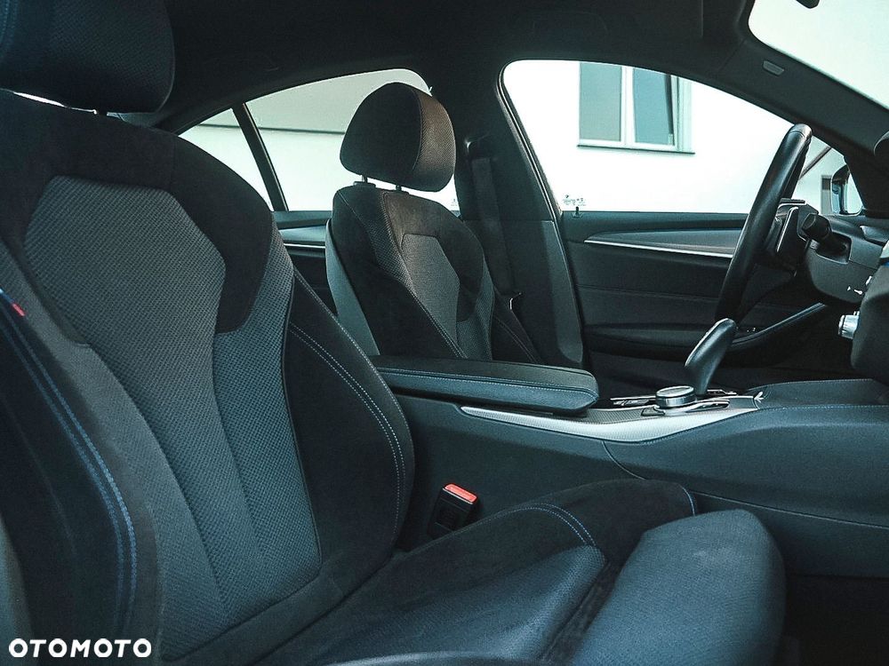 BMW Seria 5 530i xDrive M Sport sport - 31