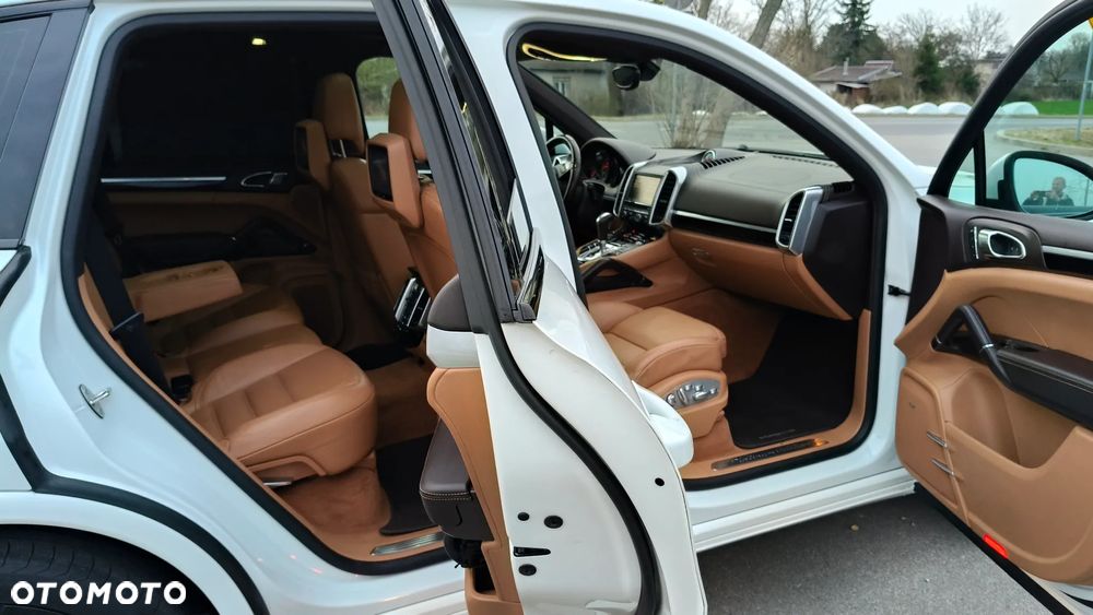 Porsche Cayenne Diesel Platinum Edition - 34