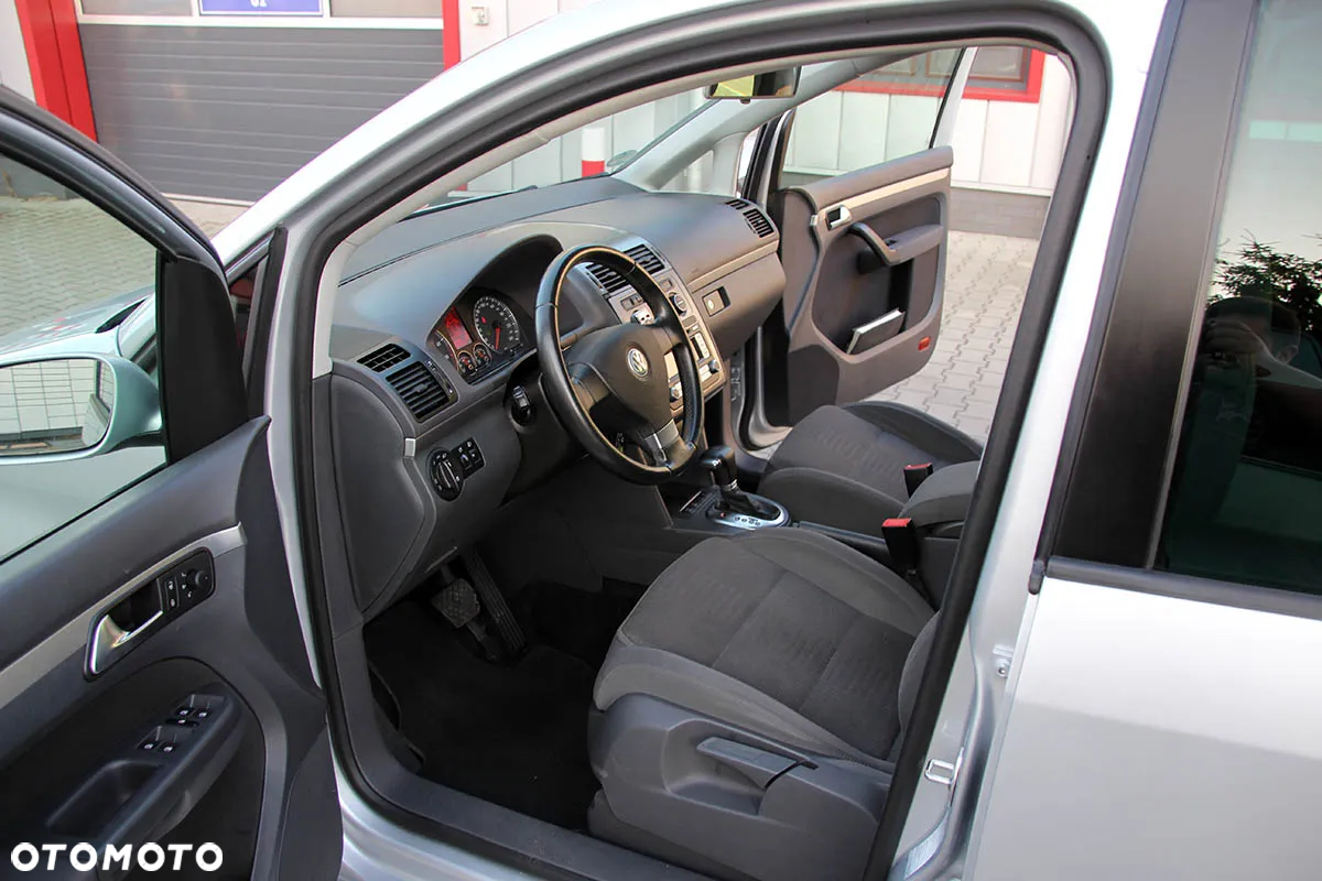 Volkswagen Touran 1.4 TSI DSG Highline - 18