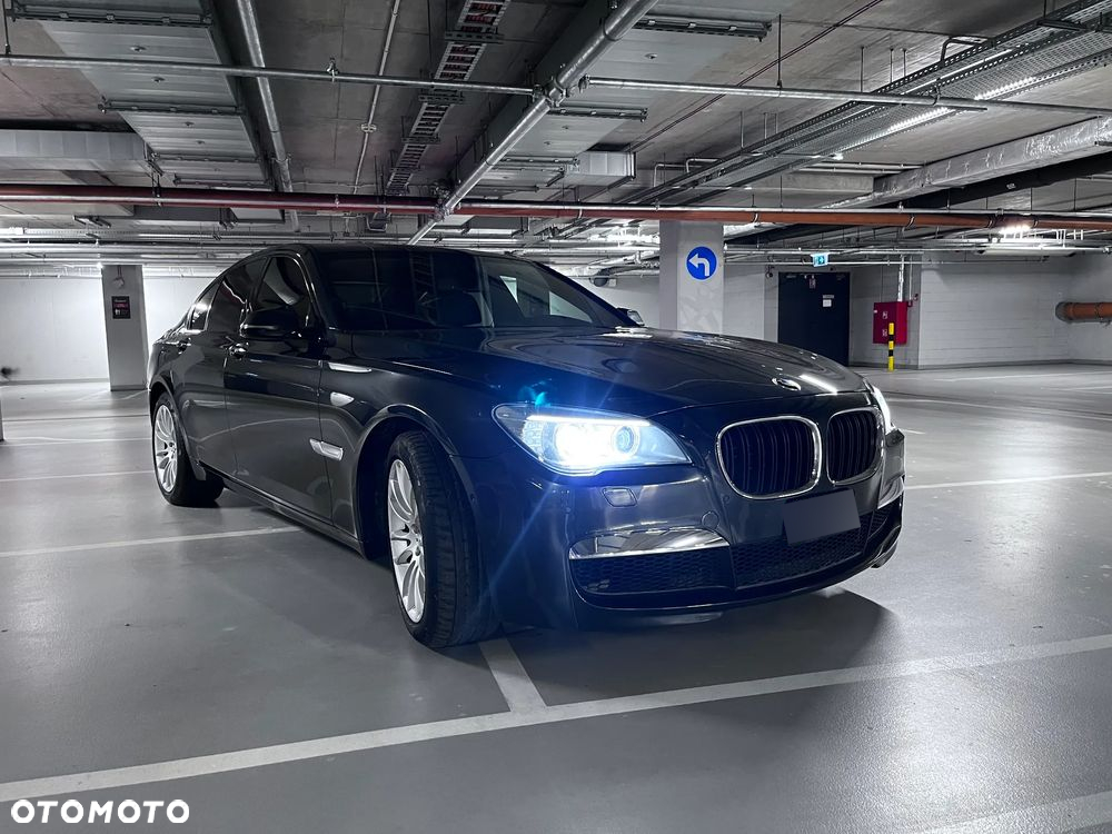 BMW Seria 7 750i Edition Exclusive - 3