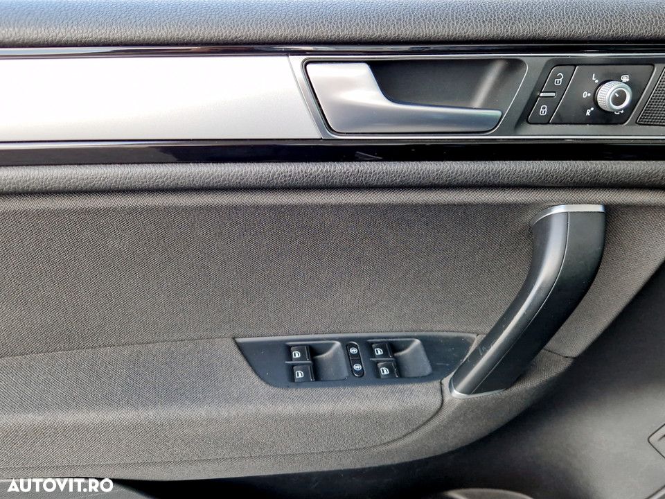 Volkswagen Touareg V6 TDI BMT Mountain Plus - 17