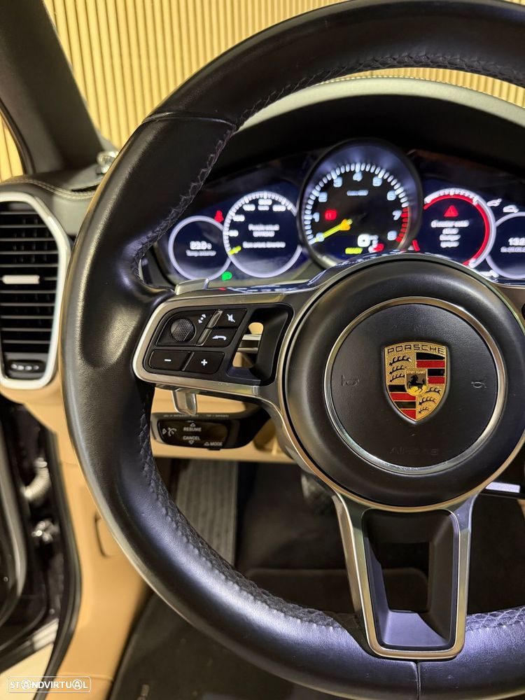 Porsche Cayenne Coupé E-Hybrid Platinum Edition - 16