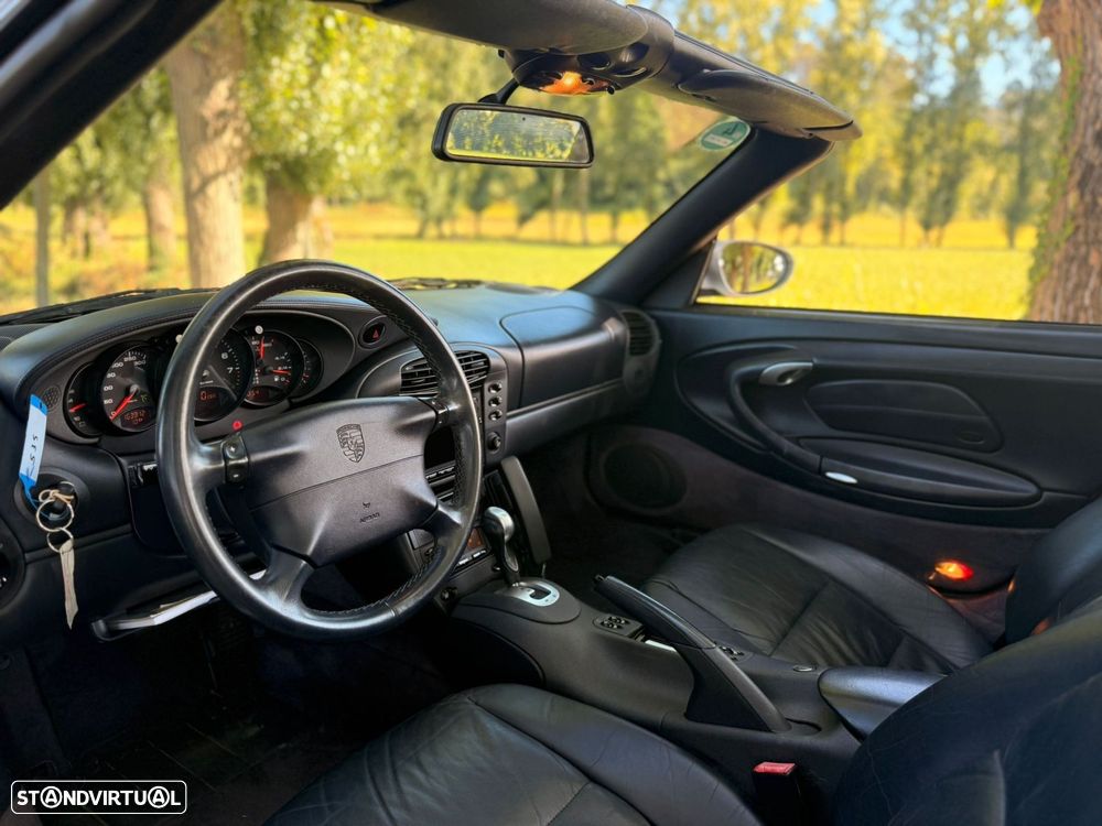 Porsche 911 Série F - 24