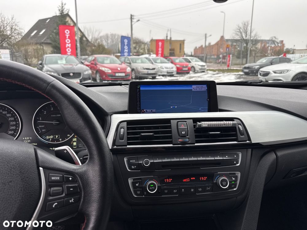 BMW Seria 3 335i xDrive Sport-Aut Sport Line - 26