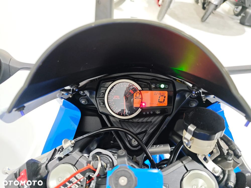Suzuki GSX-R - 6