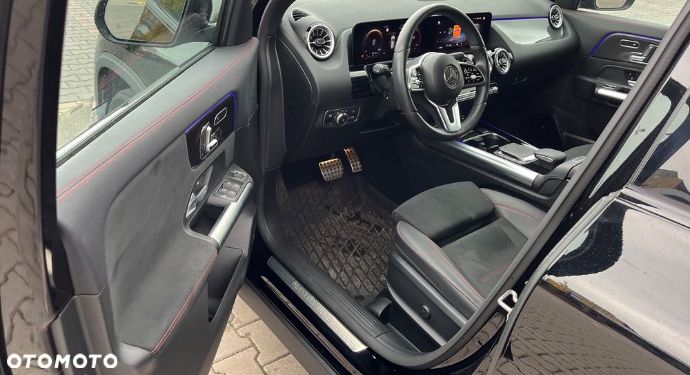 Mercedes-Benz GLA 250 4-Matic AMG Line - 20