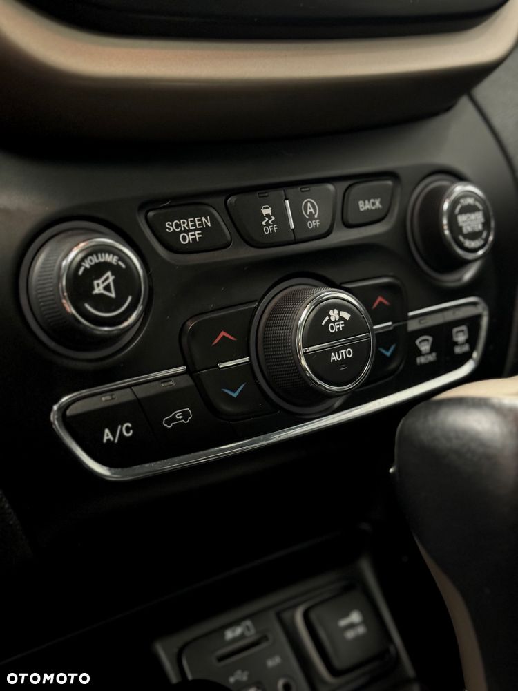 Jeep Cherokee 3.2 V6 Pentastar Active Drive I Automatik Limited - 20