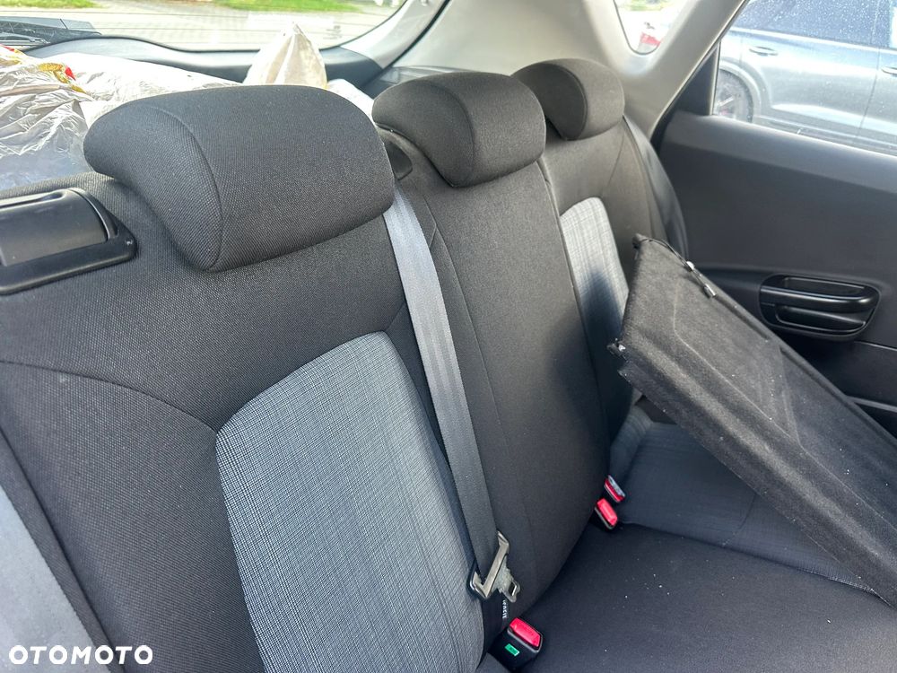 Kia Ceed 2012 photo 4