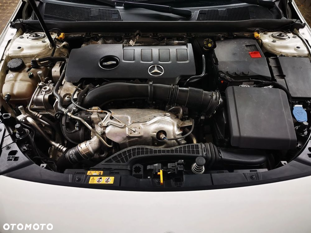 Mercedes-Benz CLA 250 4-Matic AMG Line 7G-DCT - 33