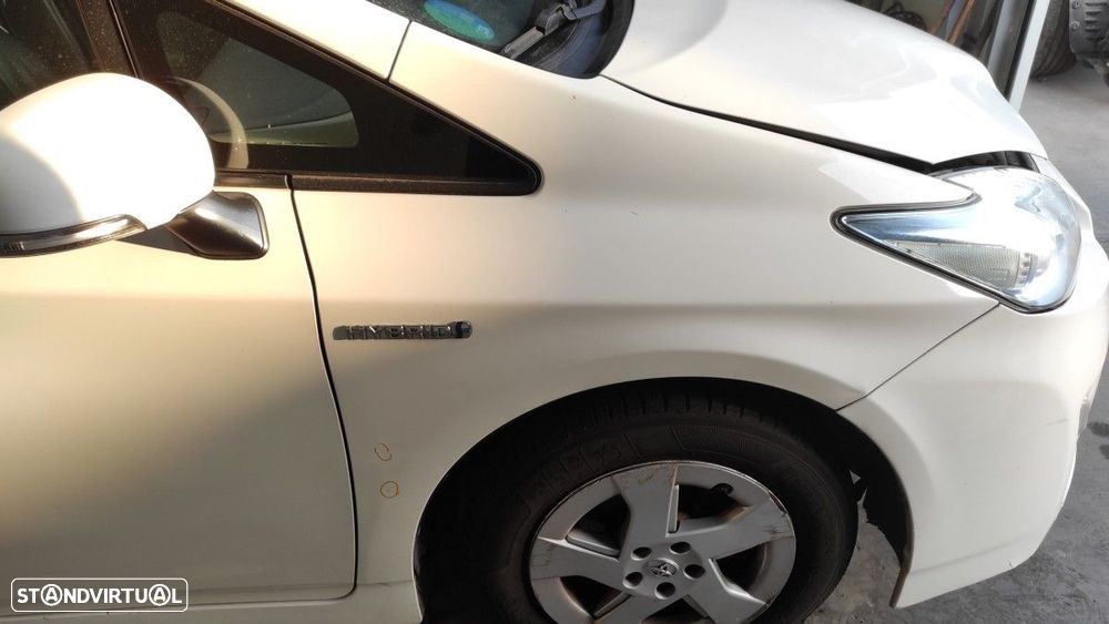 GUARDA-LAMAS FRENTE DIREITO TOYOTA PRIUS (NHW30) ECO - 1