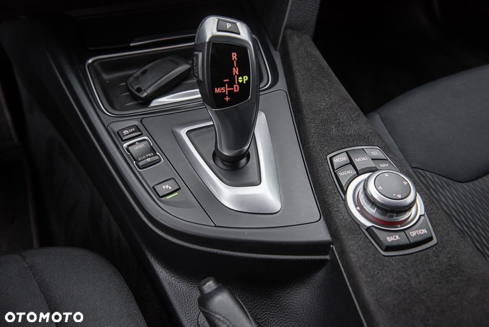 BMW Seria 3 320d - 10