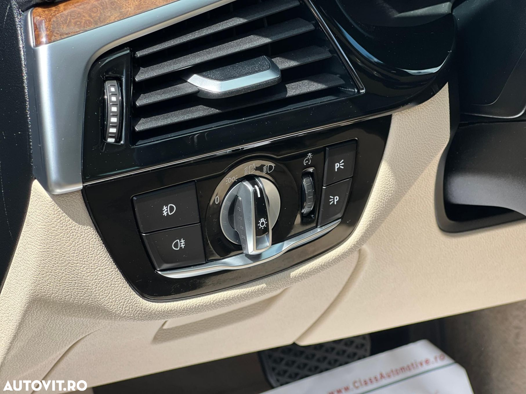 BMW Seria 5 530e xDrive Aut. Luxury Line - 12