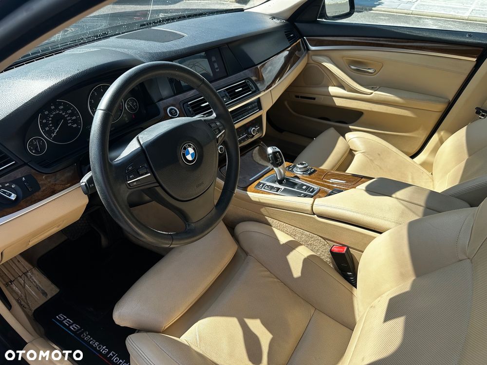 BMW Seria 5 528i - 3
