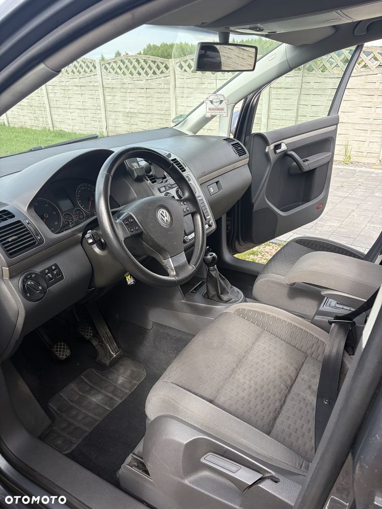 Volkswagen Touran - 6