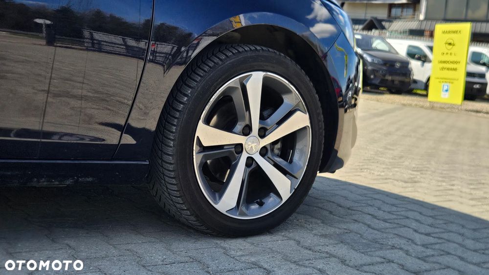 Peugeot 308 1.2 PureTech Allure S&S - 17