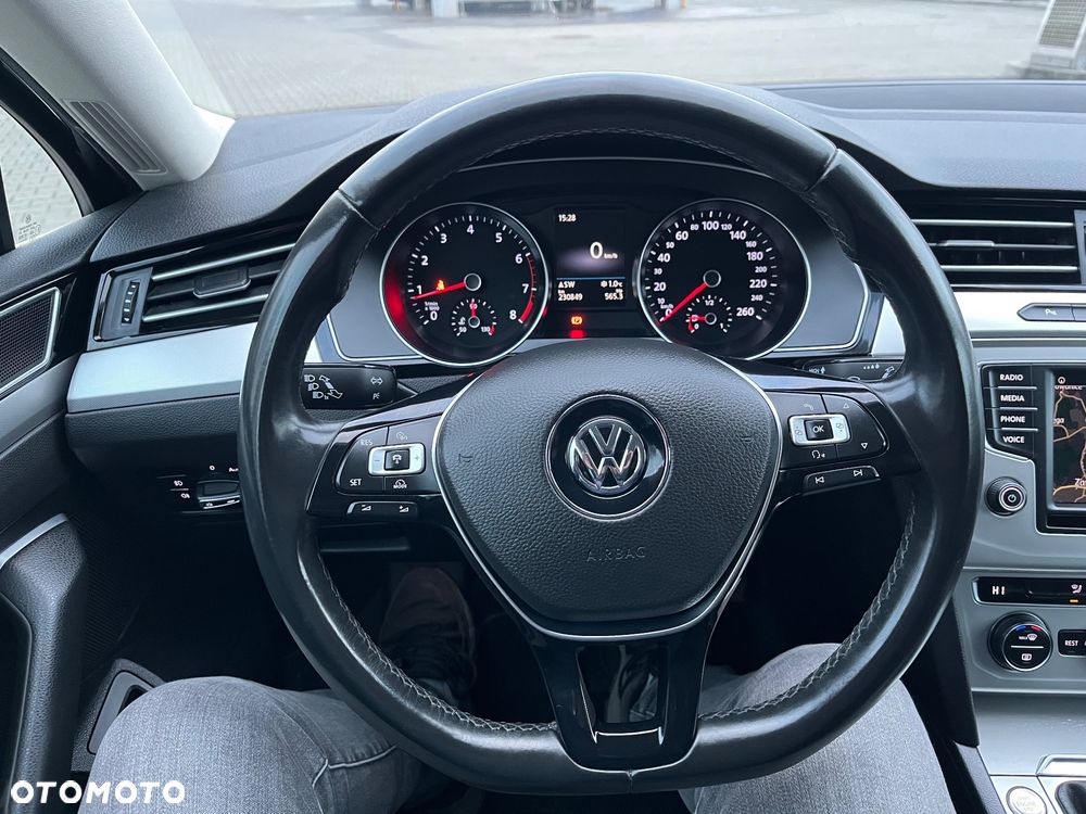 Volkswagen Passat Variant 1.8 TSI BMT Comfortline - 10