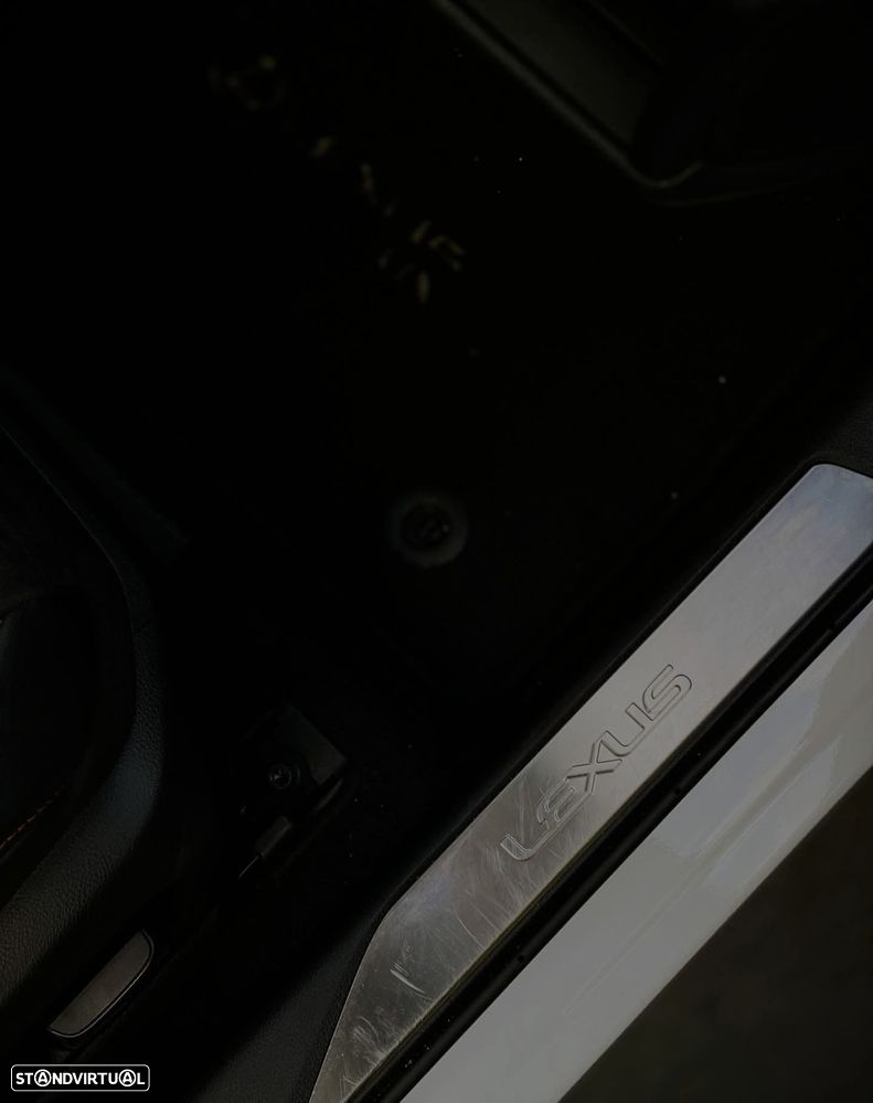 Lexus UX 250h F Sport - 8