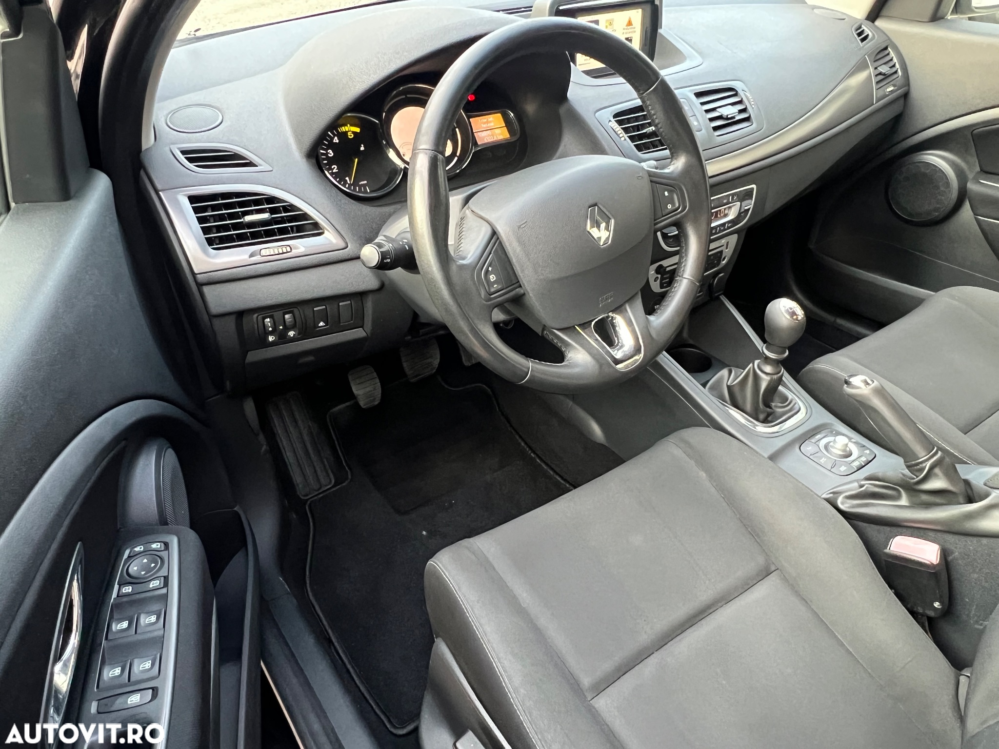 Renault Megane ENERGY dCi 110 GT LINE - 17