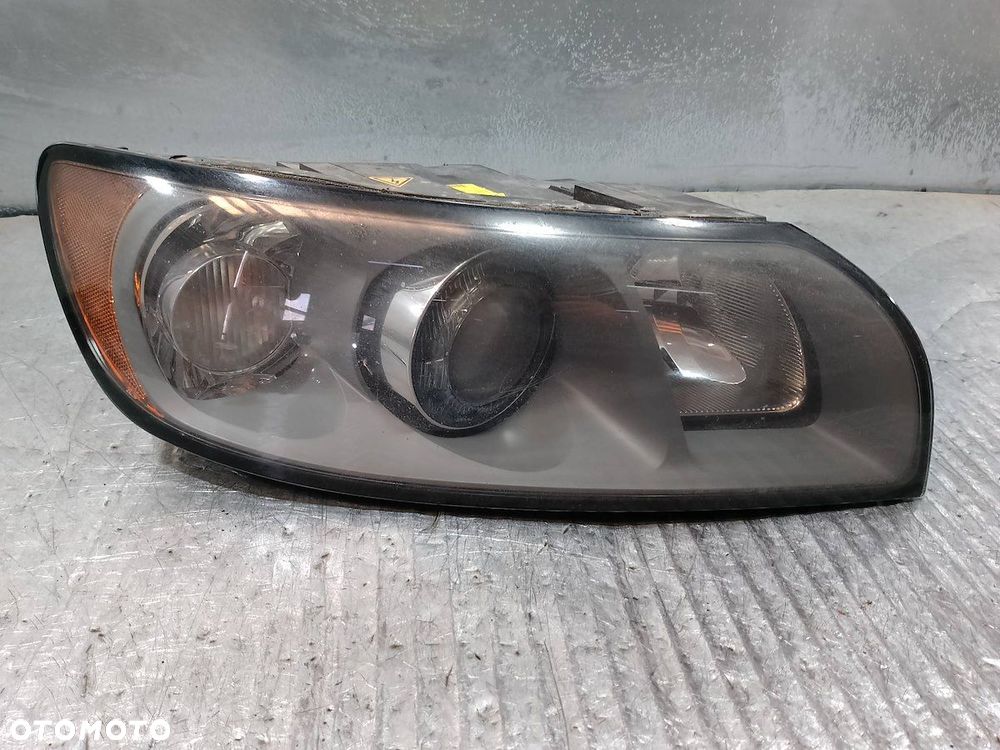 LAMPA PRZÓD PRAWA VOLVO V50  30698890 RH       0301198274 - 1