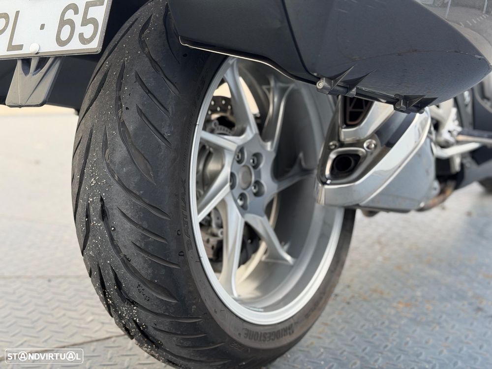 Honda VFR 1200 F - 9