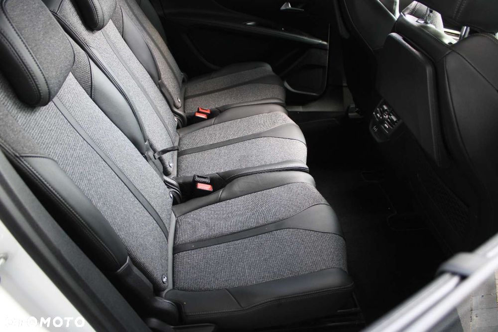 Peugeot 5008 - 26