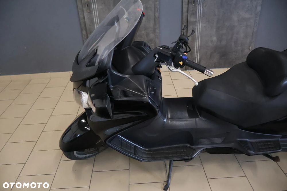 Suzuki Burgman - 4