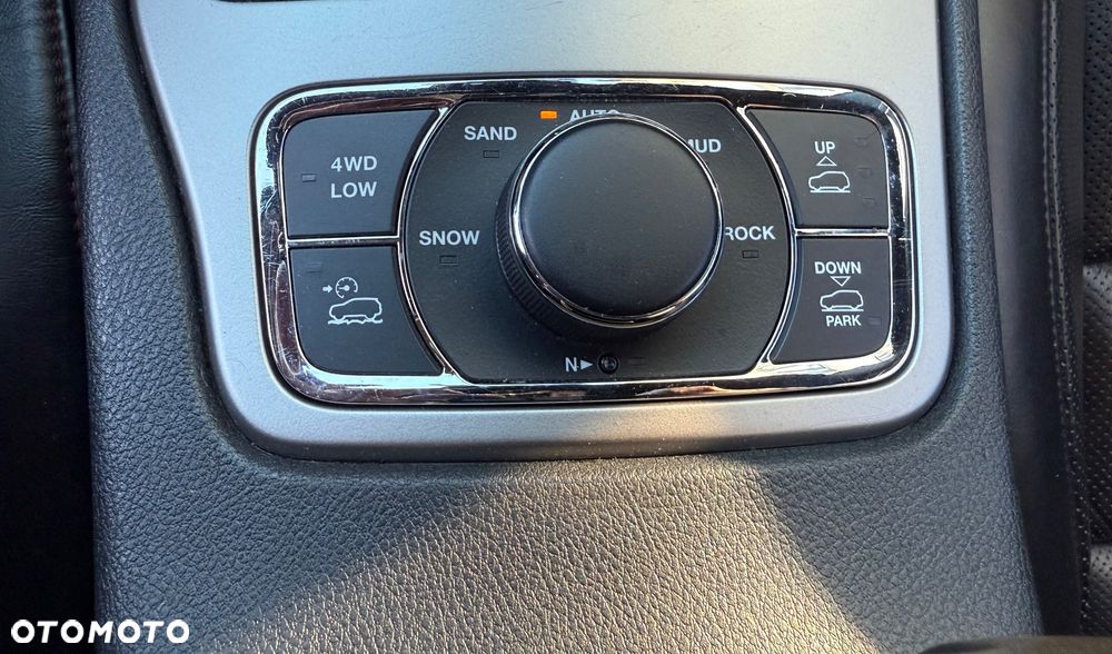 Jeep Grand Cherokee - 11