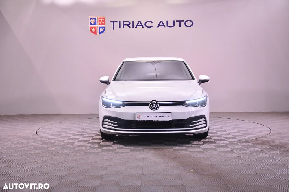 Volkswagen Golf - 8