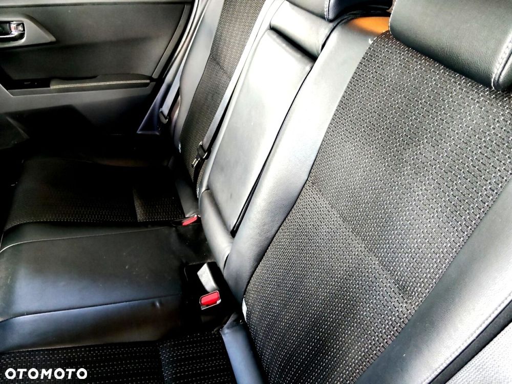 Toyota Auris - 12