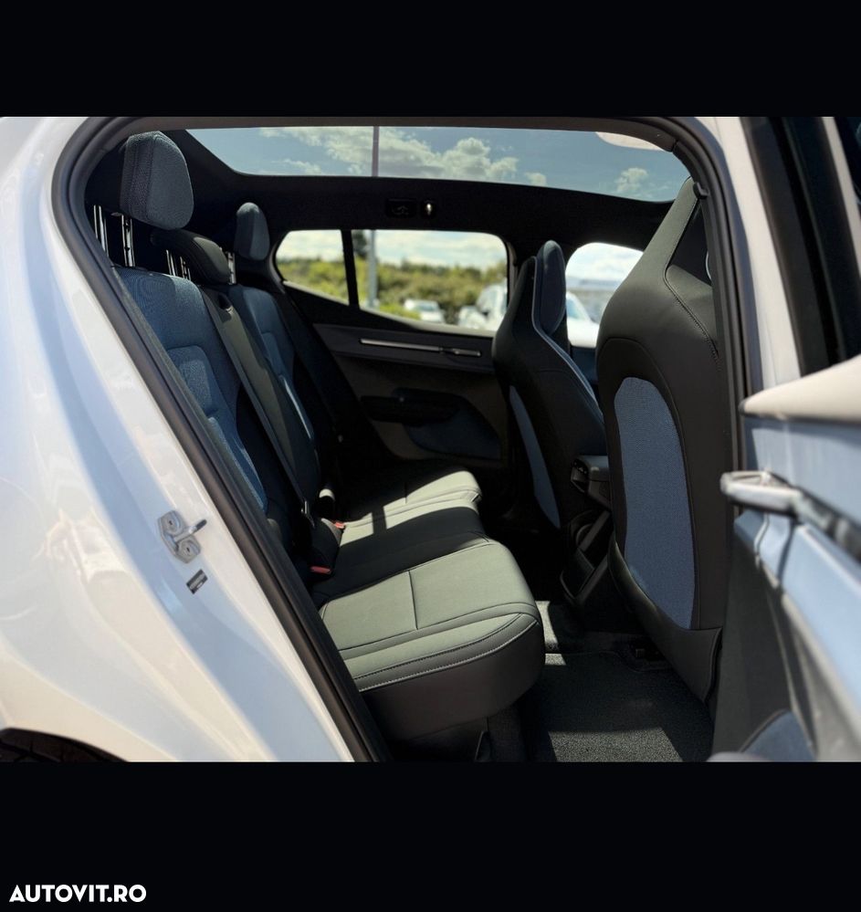 Volvo EX30 Twin Motor Performance AWD Black Edition Ultra - 8