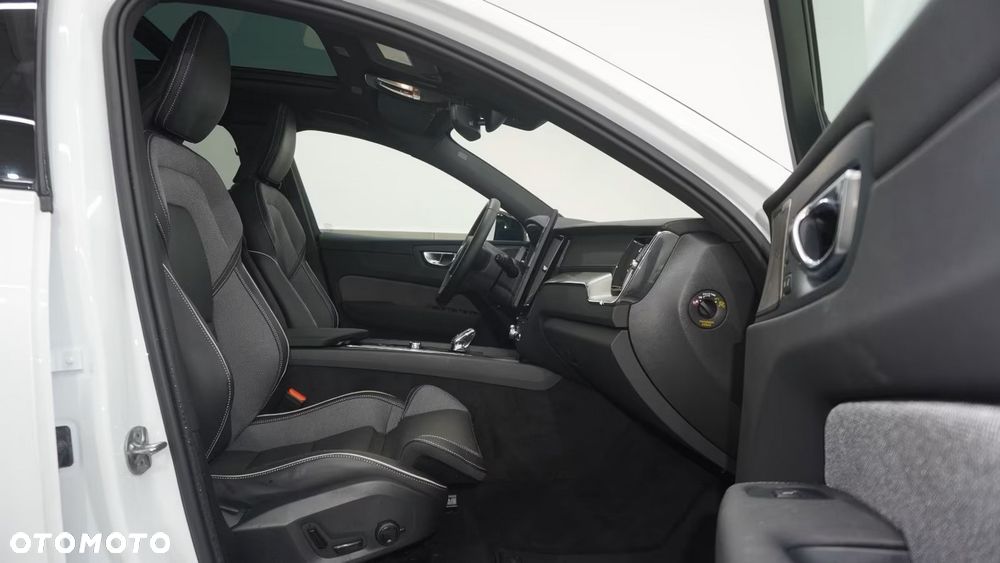 Volvo XC 60 B5 B AWD Ultra Black Edition - 14