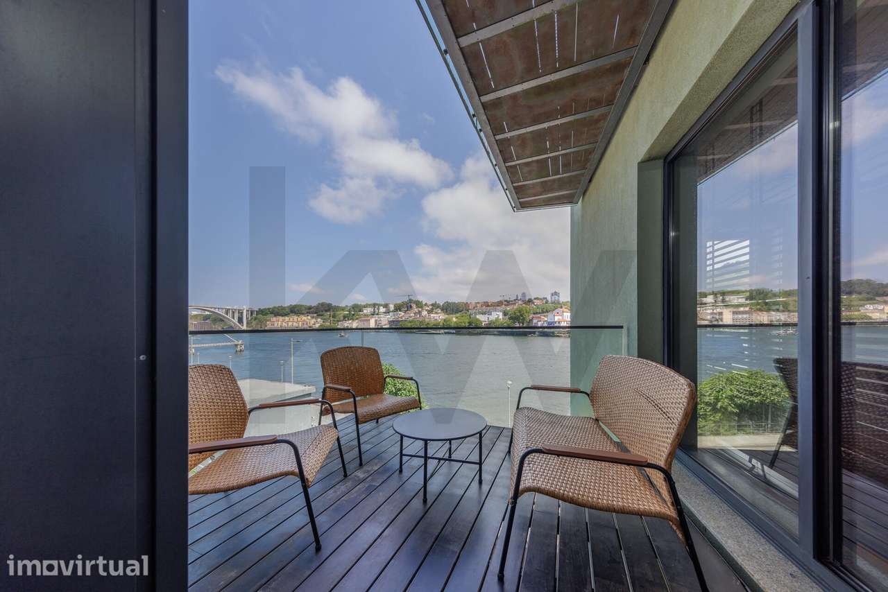 Apartamento T4 com varanda em Santa Marinha, Vila Nova de Gaia - Grande imagem: 2/41