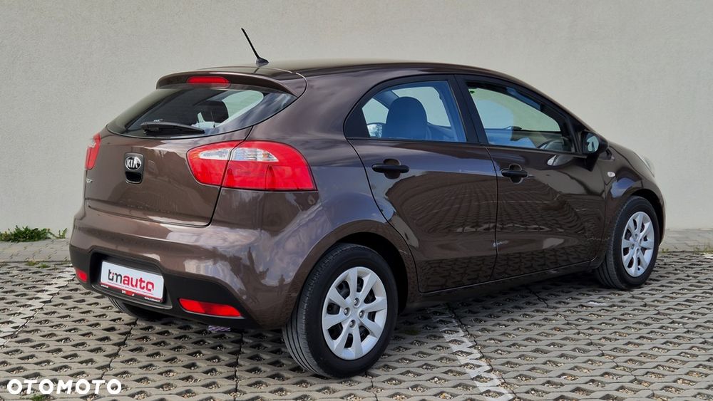 Kia Rio 1.2 L - 4