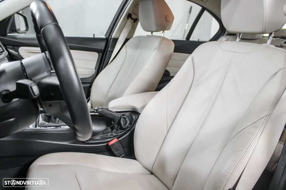 BMW 320 d Line Luxury - 9