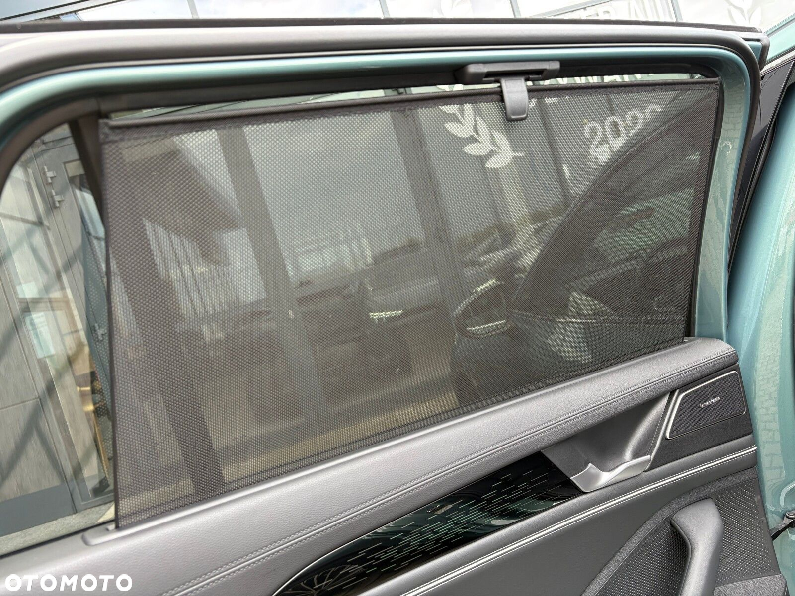 Volkswagen Passat - 16