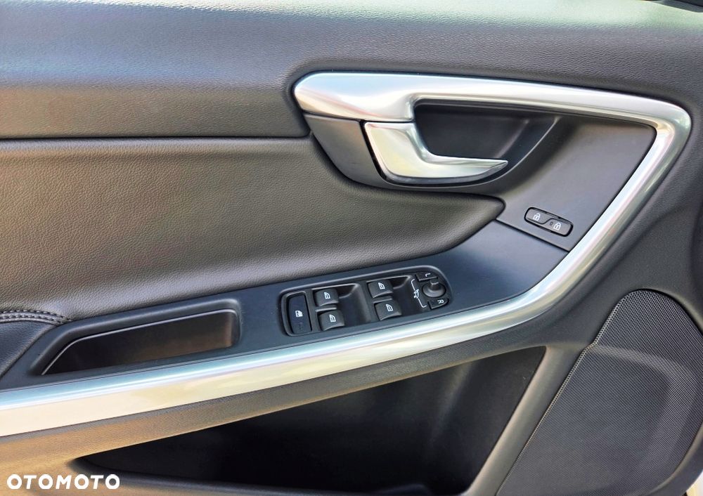 Volvo S60 D2 Drive-E Momentum - 26