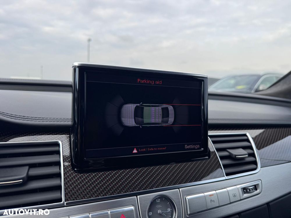 Audi S8 - 40